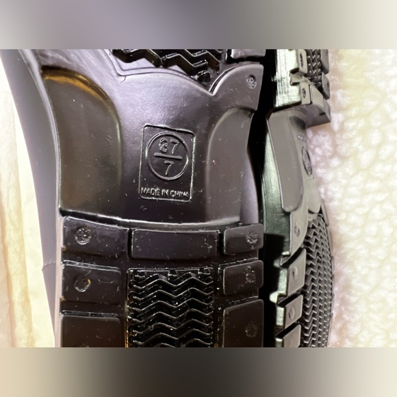 Asgard Rain Boots Black Ankle Short with Heel Pull Tabs US 7 / EUR 37 Women's - Picture 4 of 16